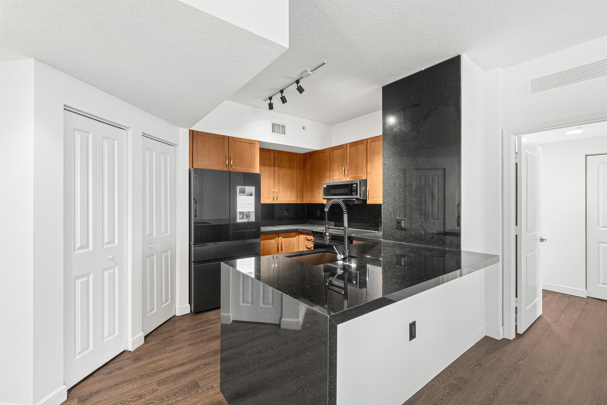 350 N Federal Highway 609