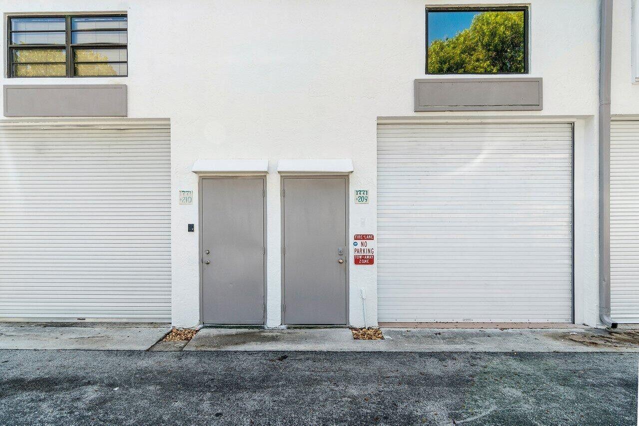 1771 Blount Road 209