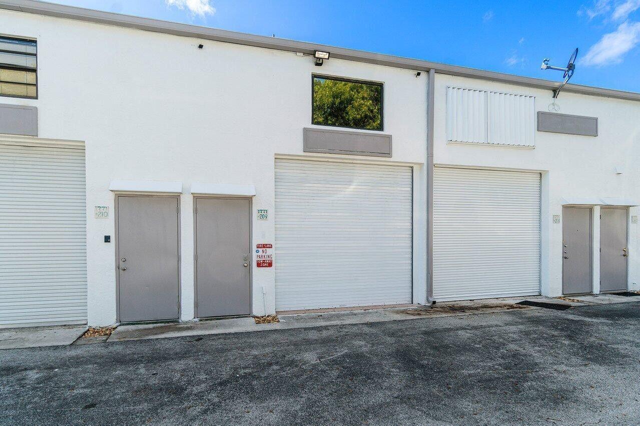 1771 Blount Road 209