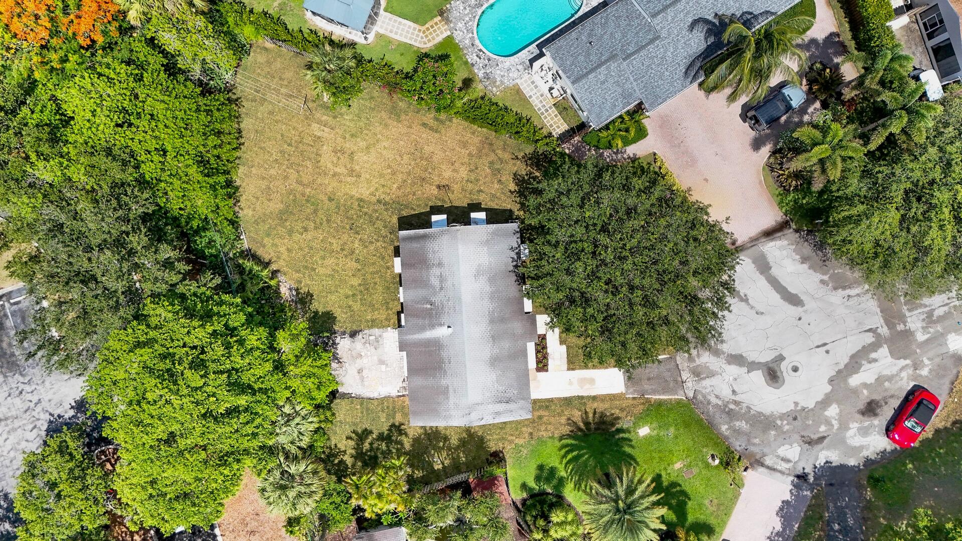 2219 W Pineridge Court