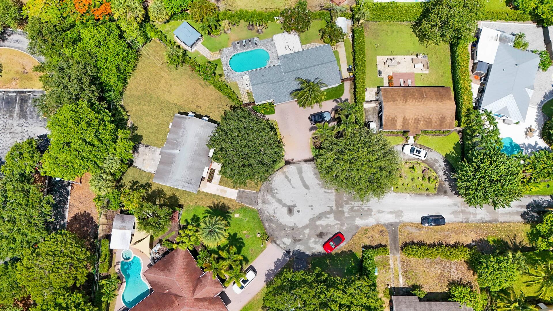 2219 W Pineridge Court