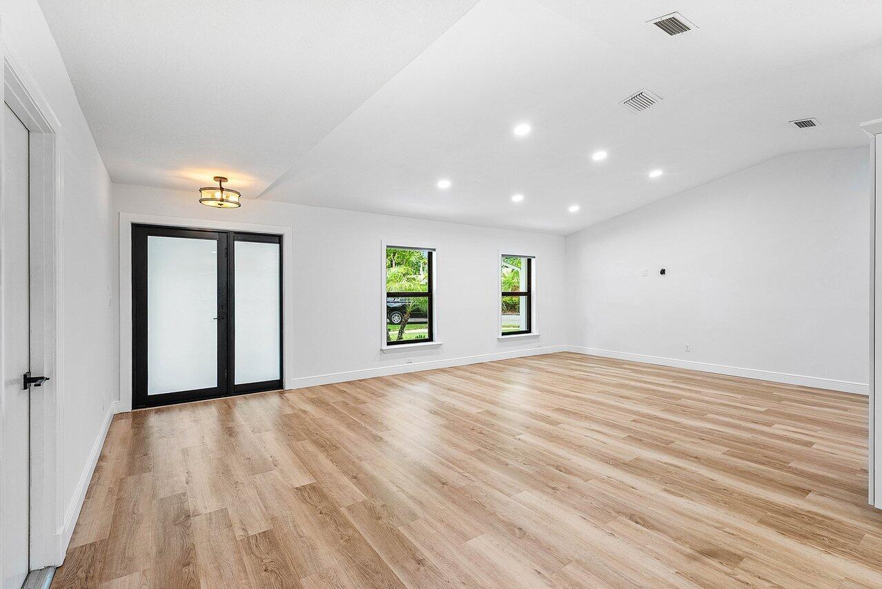2425 NW 36th Street