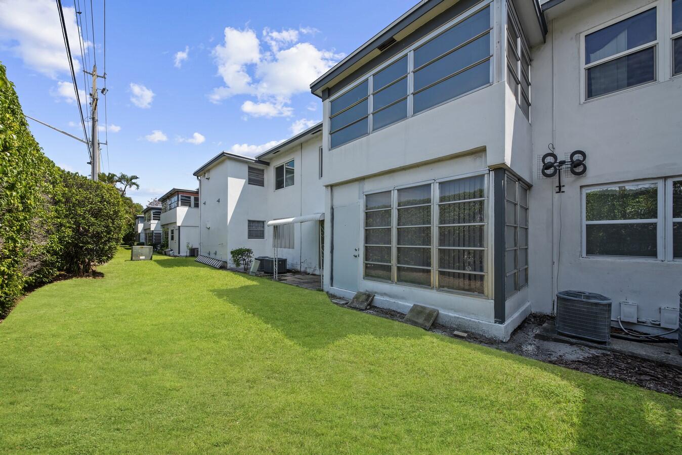 1111 Lake Terrace 105