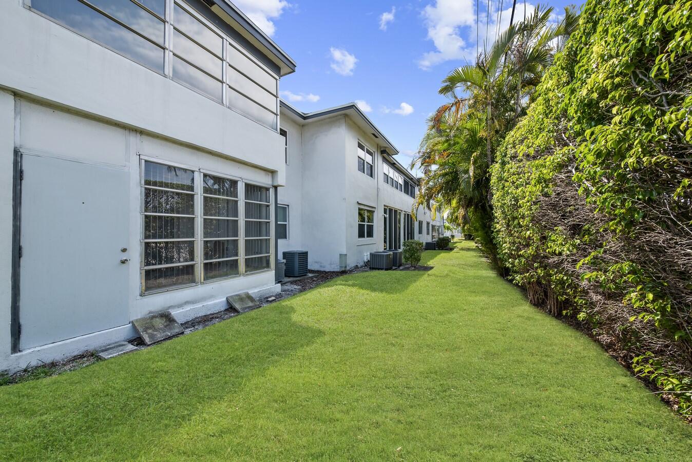 1111 Lake Terrace 105