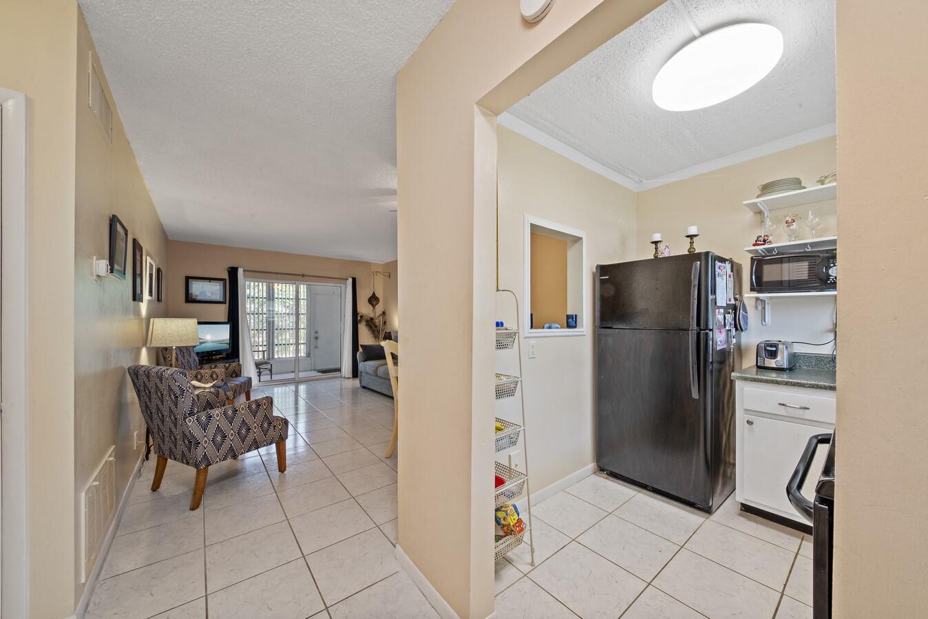 1111 Lake Terrace 105