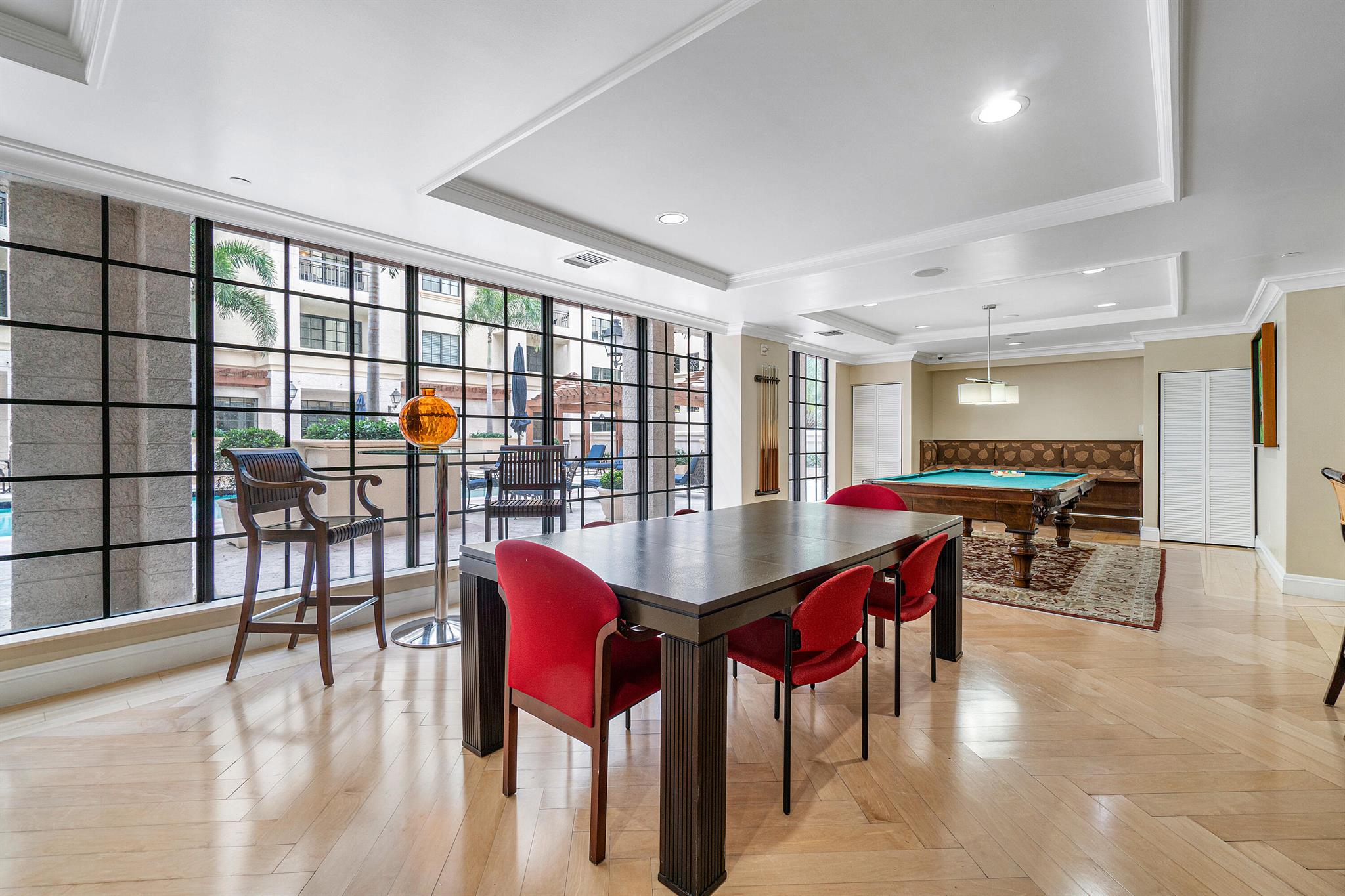 233 S Federal Highway 208