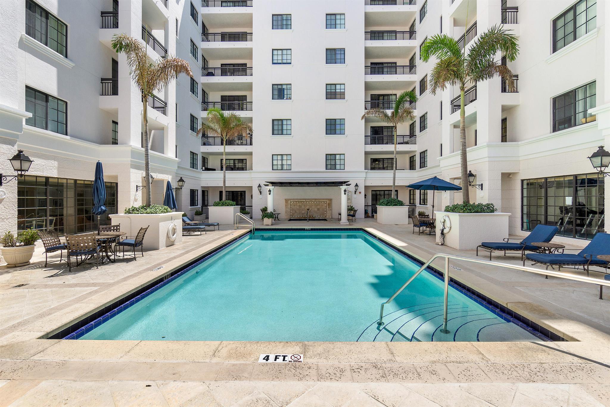 233 S Federal Highway 208