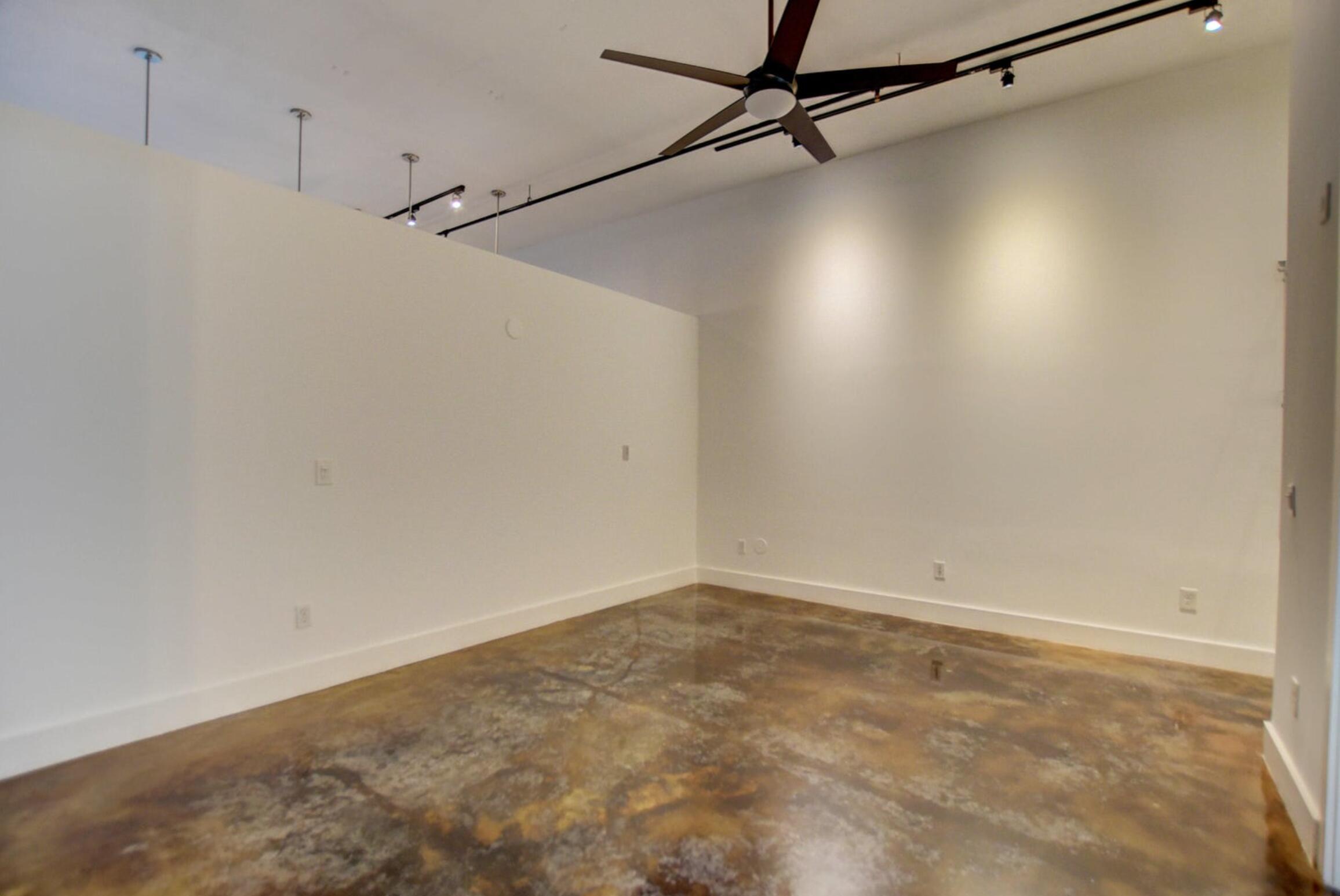 180 NE 4th Avenue 207