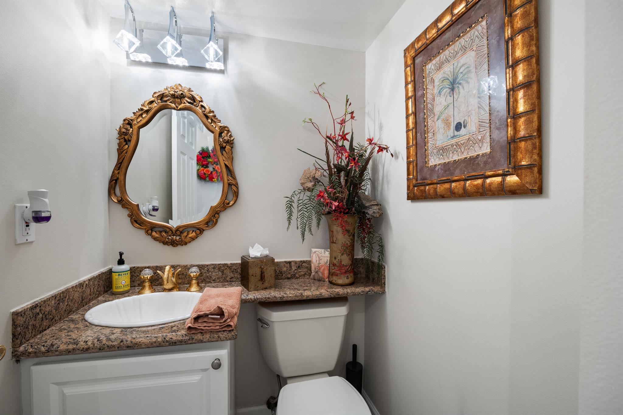 210 Captains Walk 710