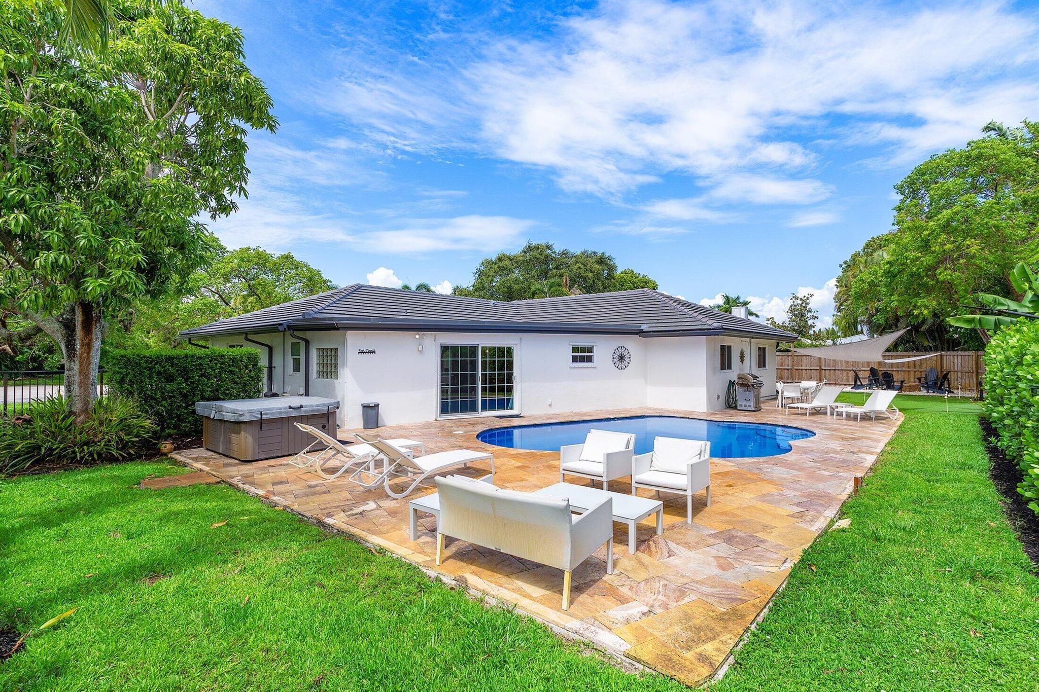 917 SW 38th Court