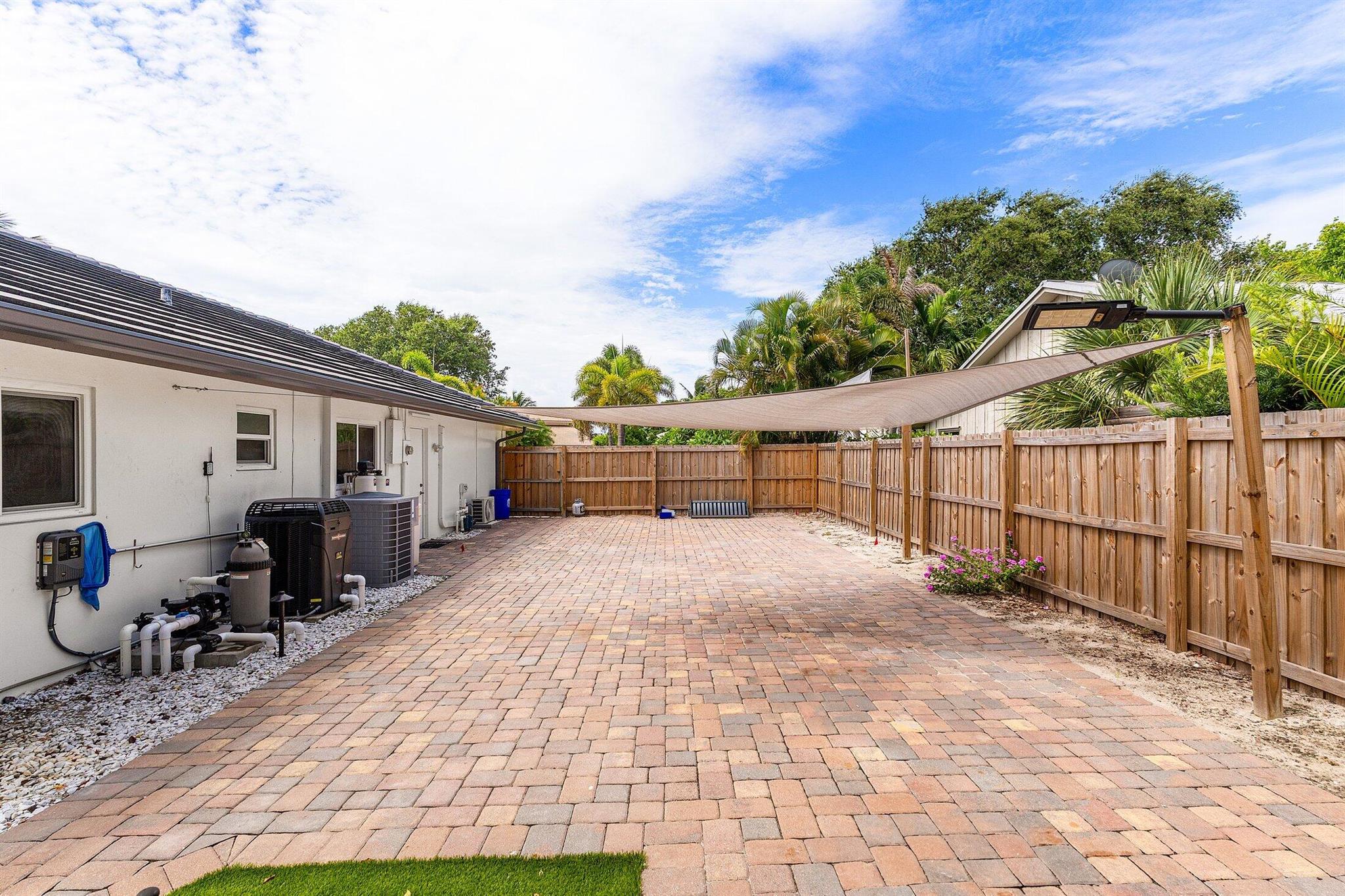 917 SW 38th Court