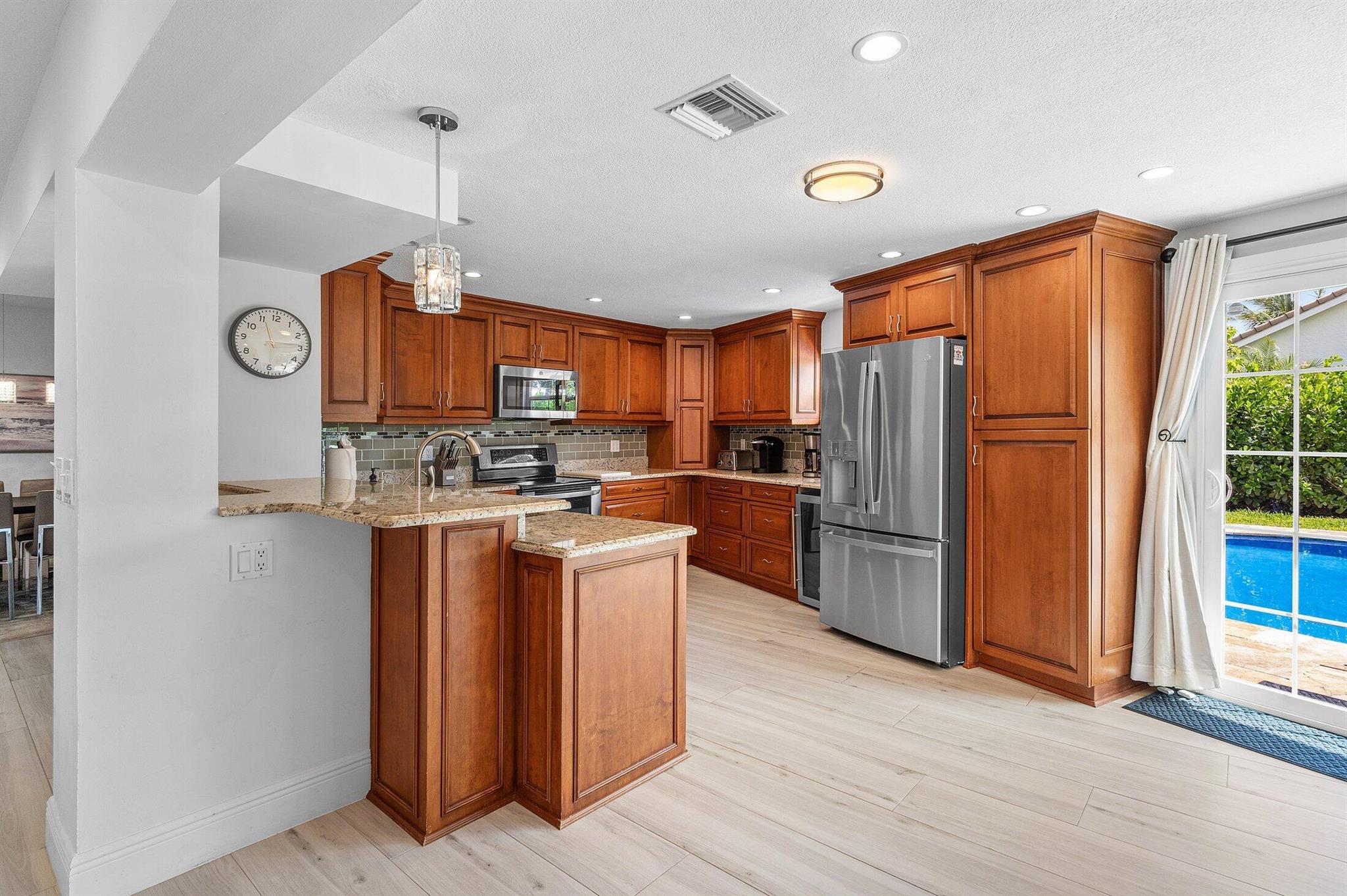 917 SW 38th Court