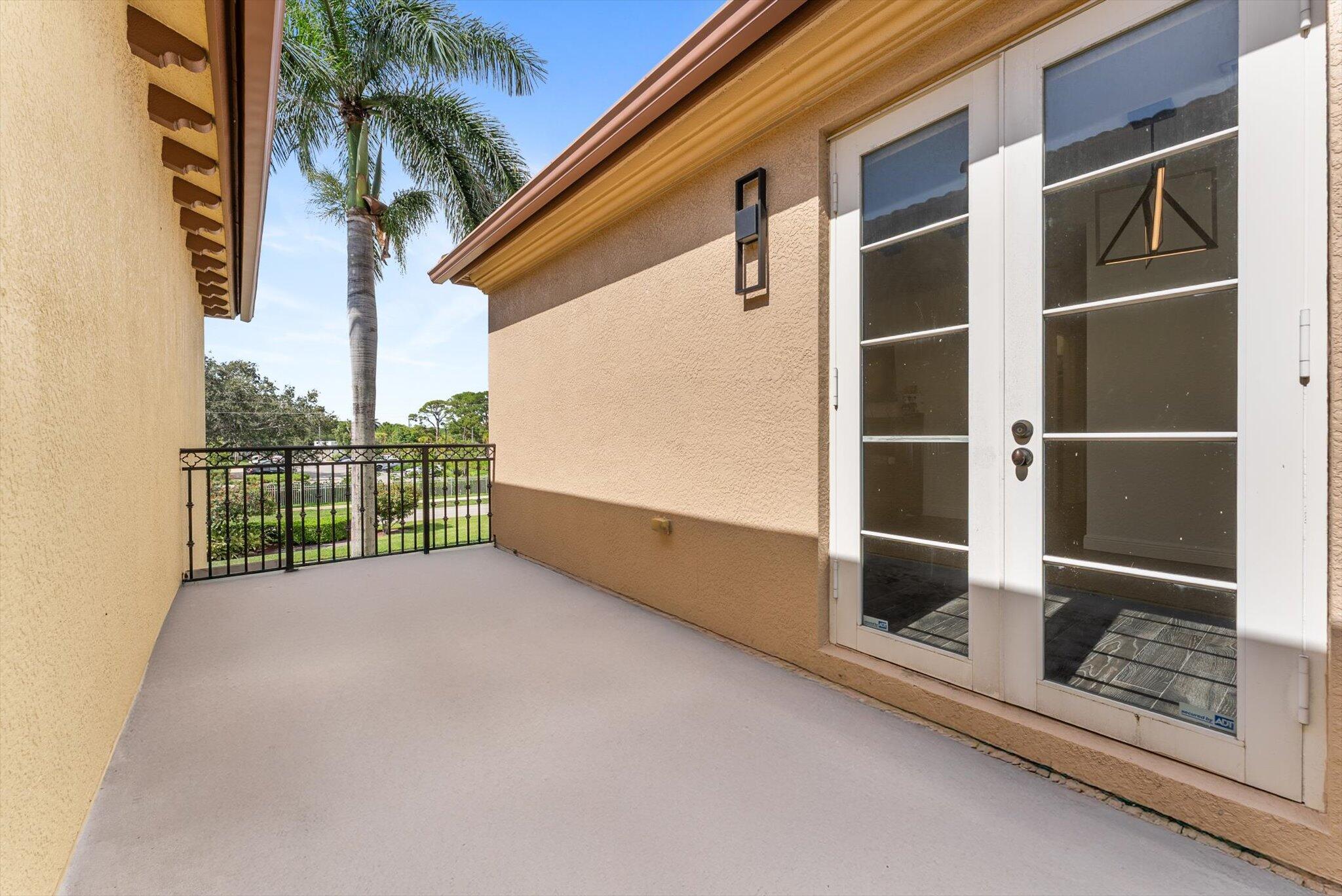 106 Via Floresta Drive