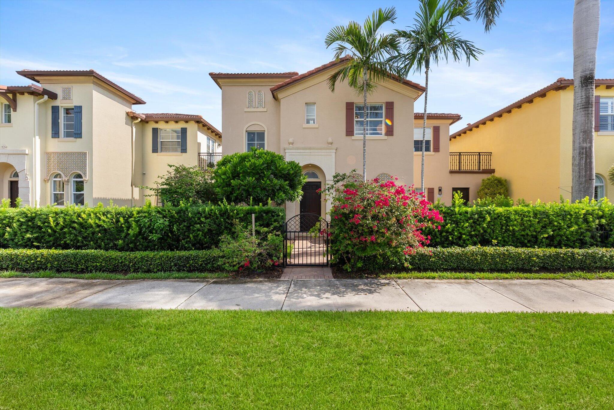 106 Via Floresta Drive