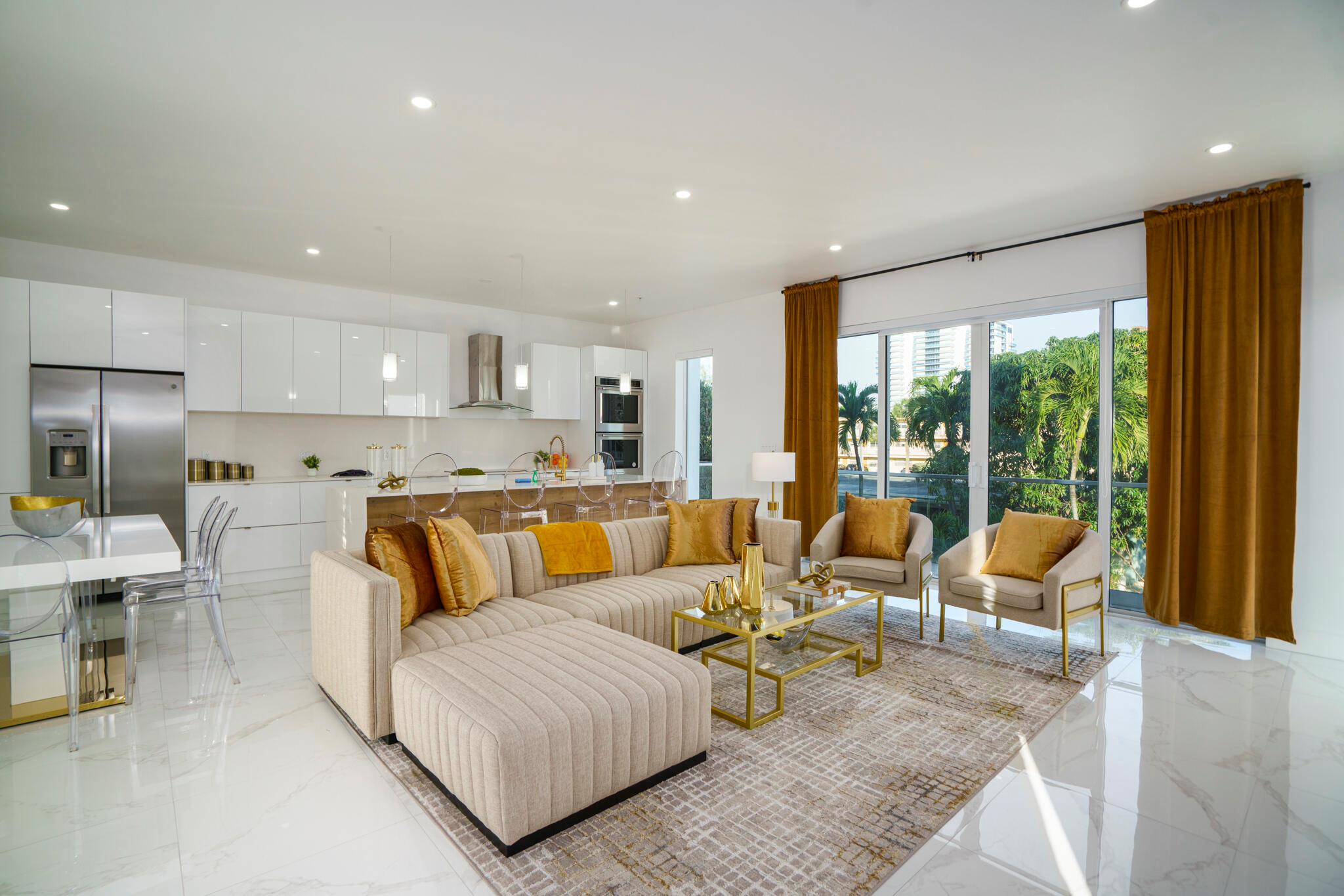 1000 N Riverside Drive
