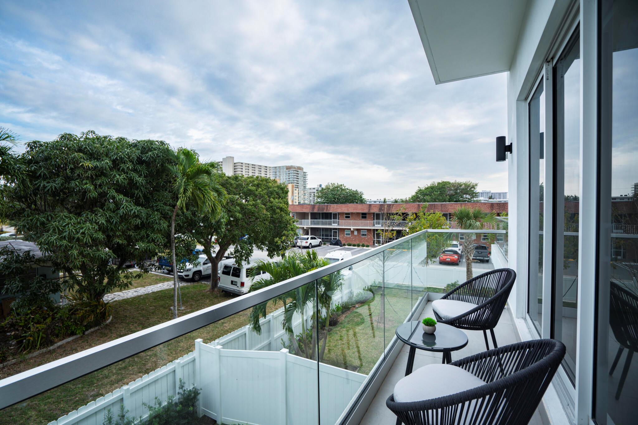 1000 N Riverside Drive