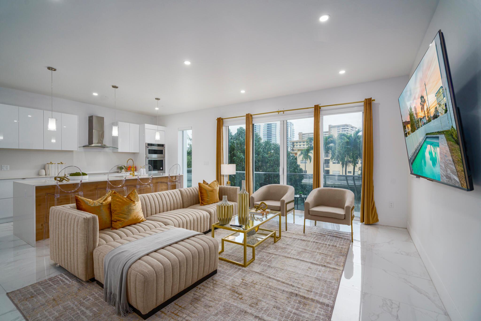 1000 N Riverside Drive