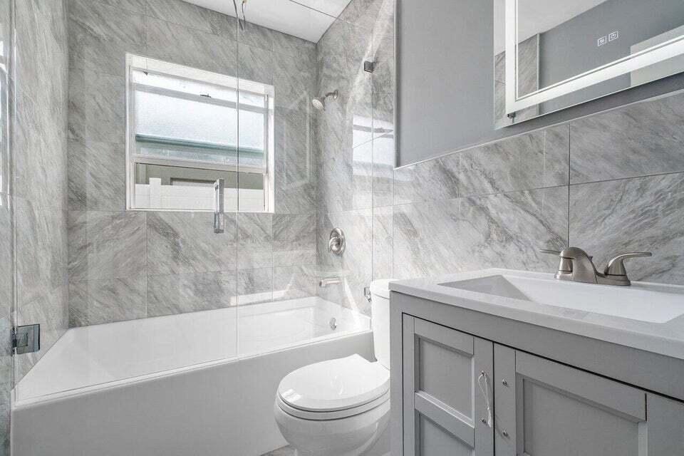 708 NE 23rd Avenue