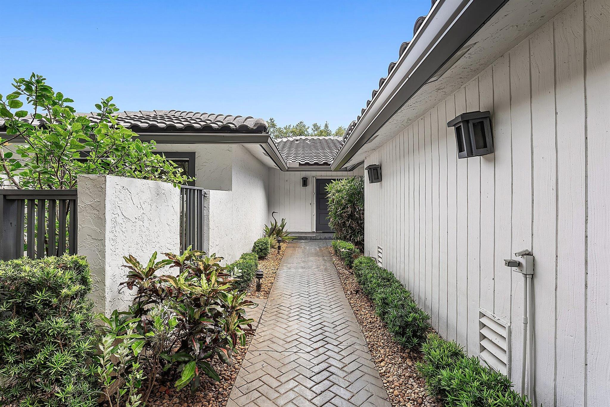 14 Oaks Lane
