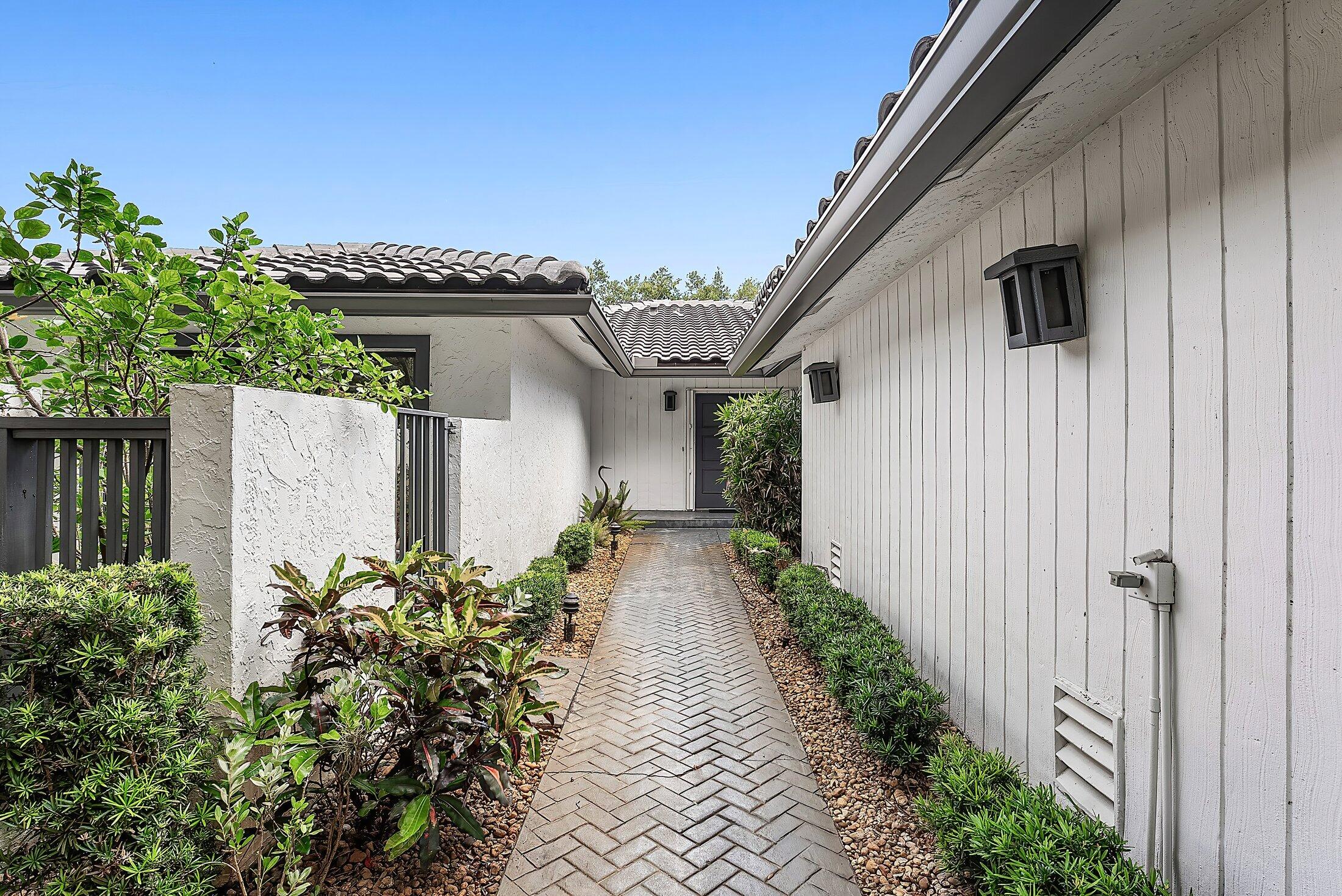 14 Oaks Lane