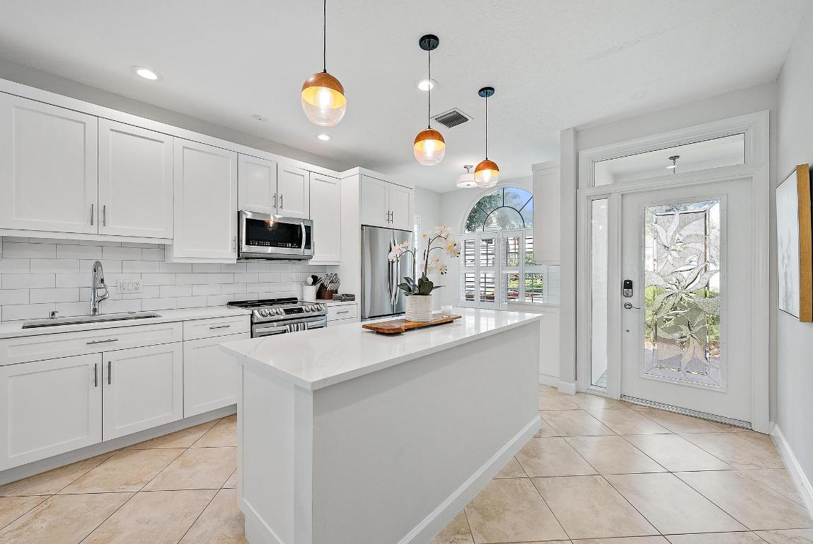 1000 N Us Highway 1 700