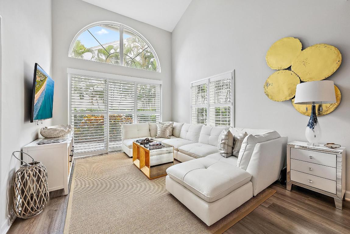 1000 N Us Highway 1 700