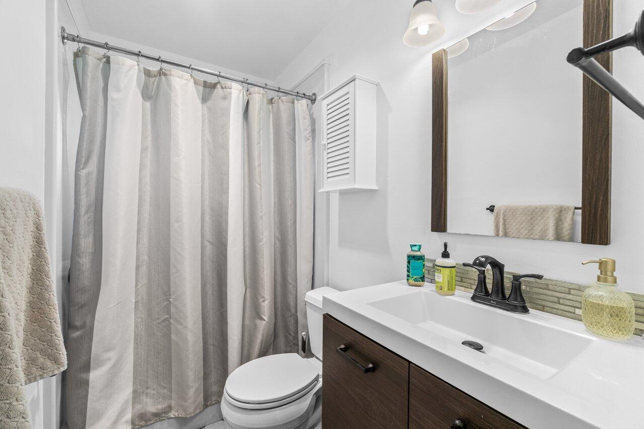 4882 Equestrian Circle B