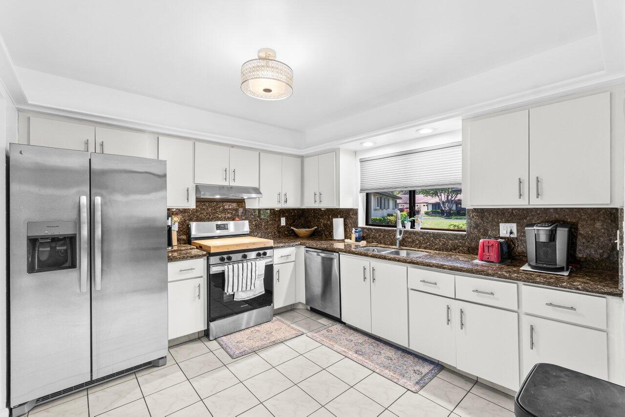 4882 Equestrian Circle B