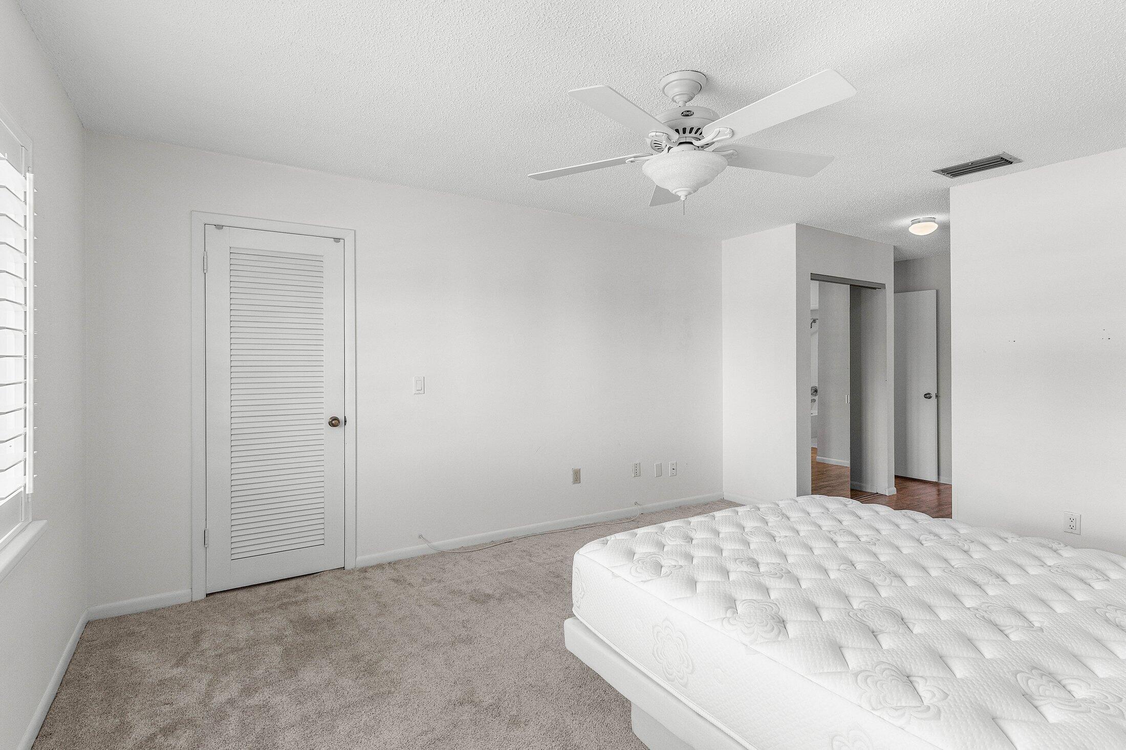 8315 Casa Del Lago 4d