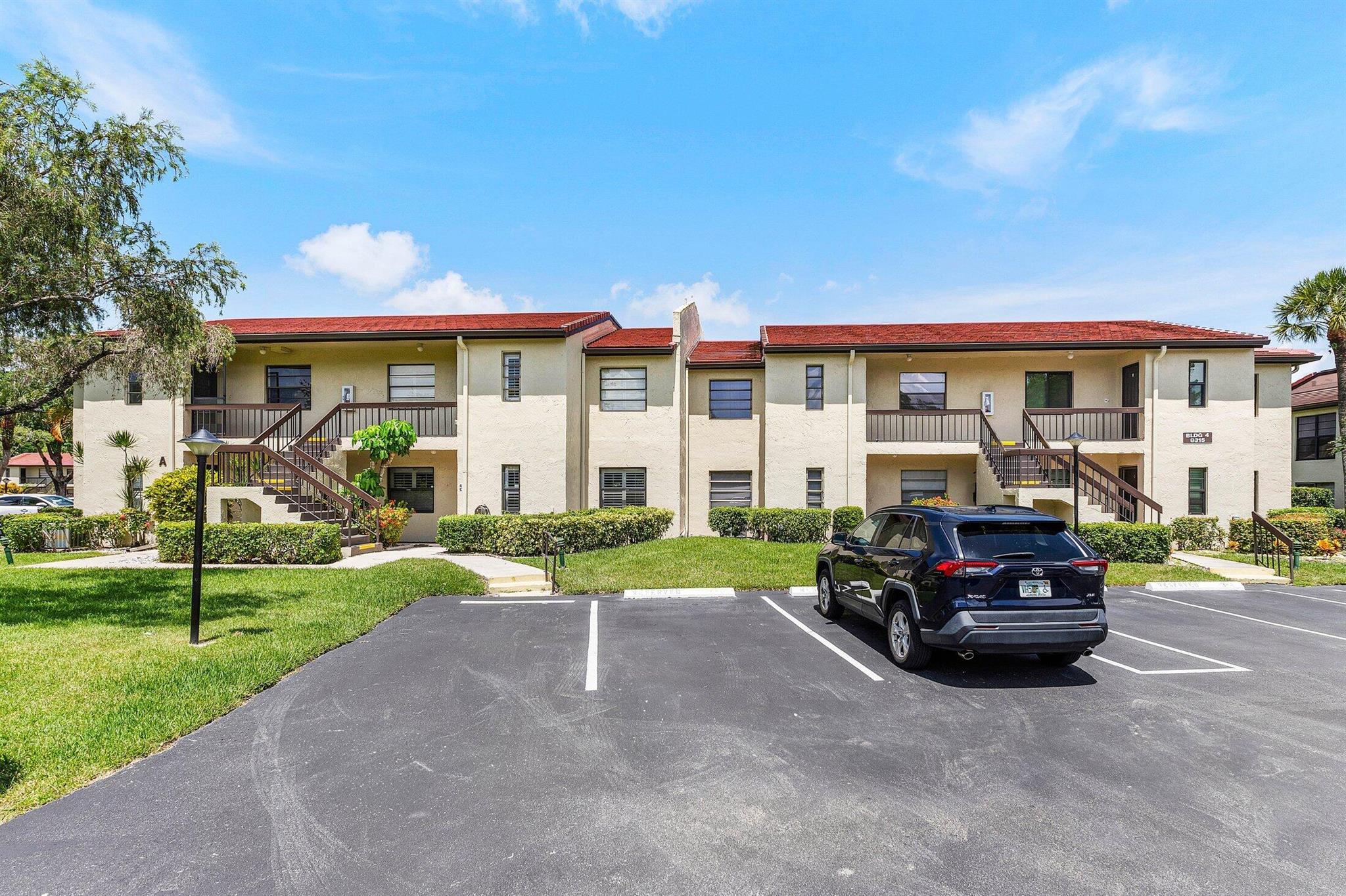 8315 Casa Del Lago 4d