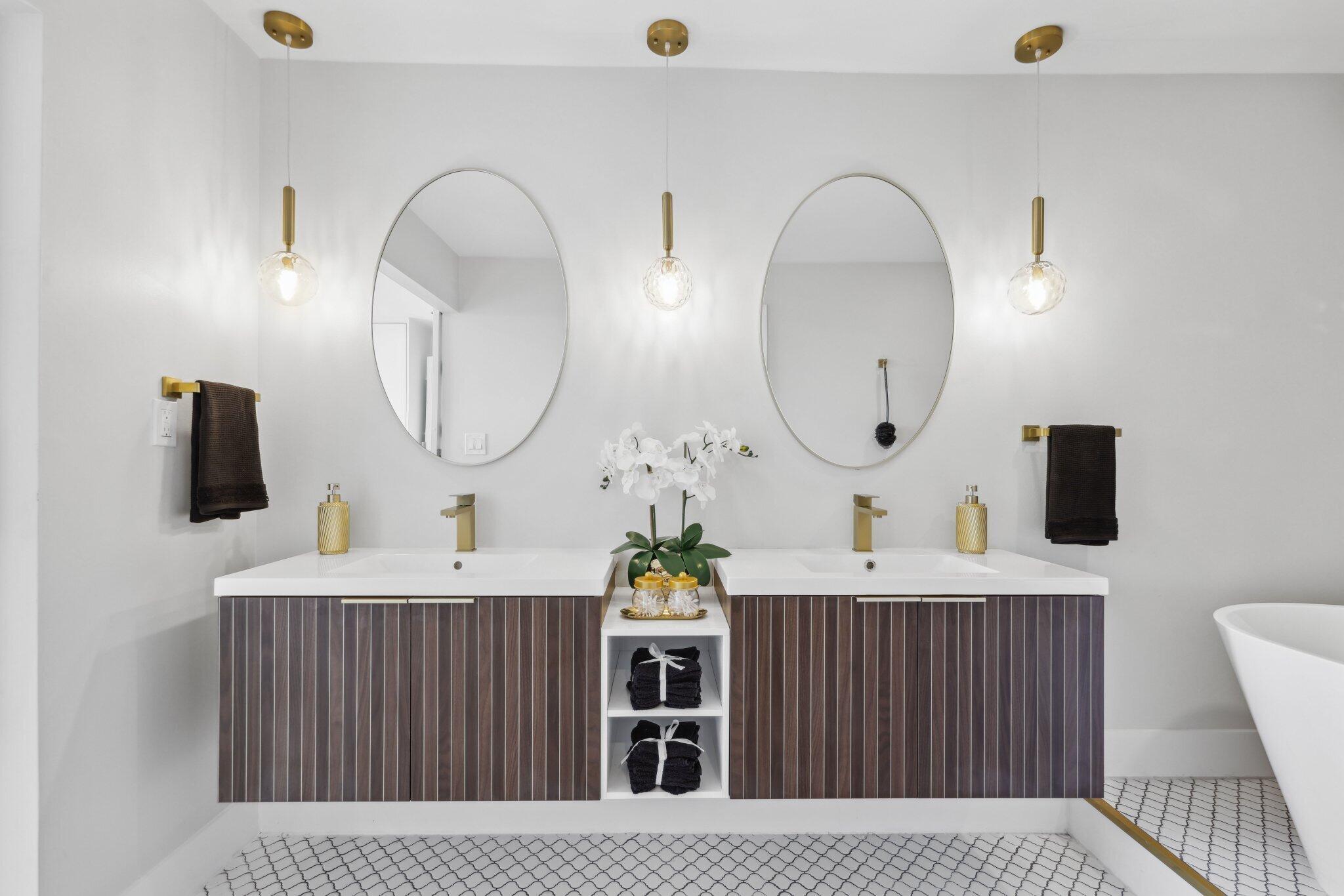 13 Royal Palm Way 5020