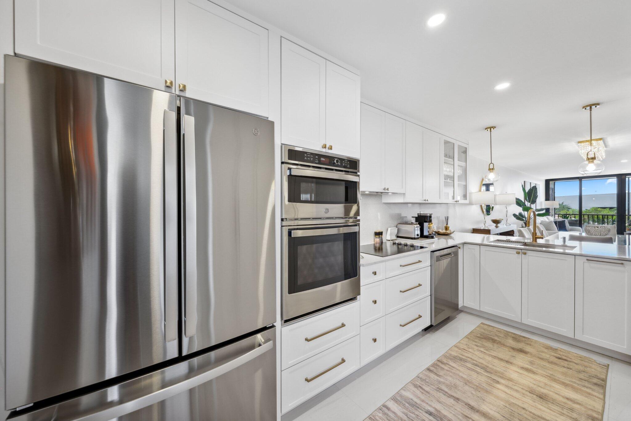 13 Royal Palm Way 5020