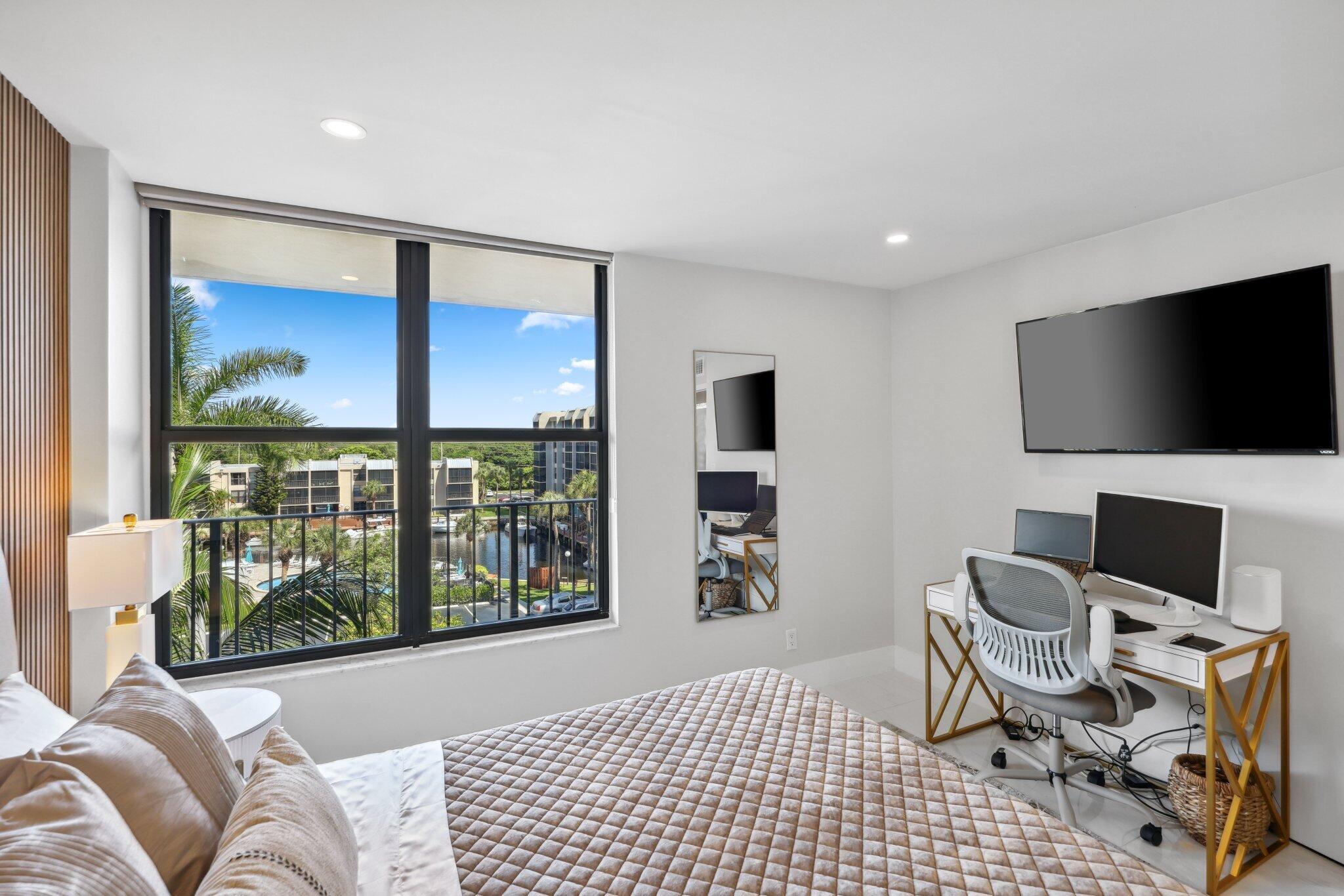 13 Royal Palm Way 5020