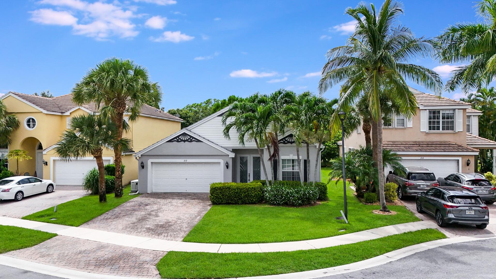 212 Kensington Way