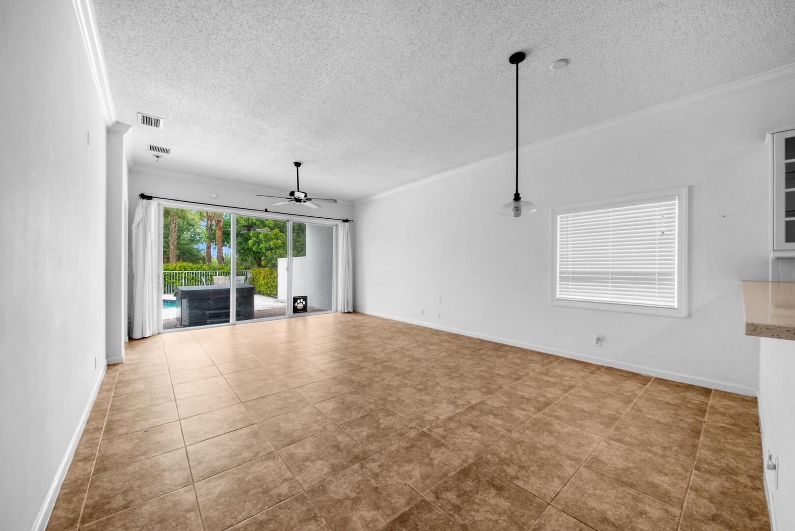 212 Kensington Way