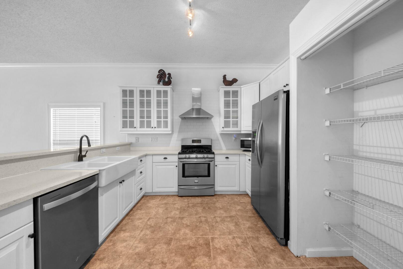 212 Kensington Way