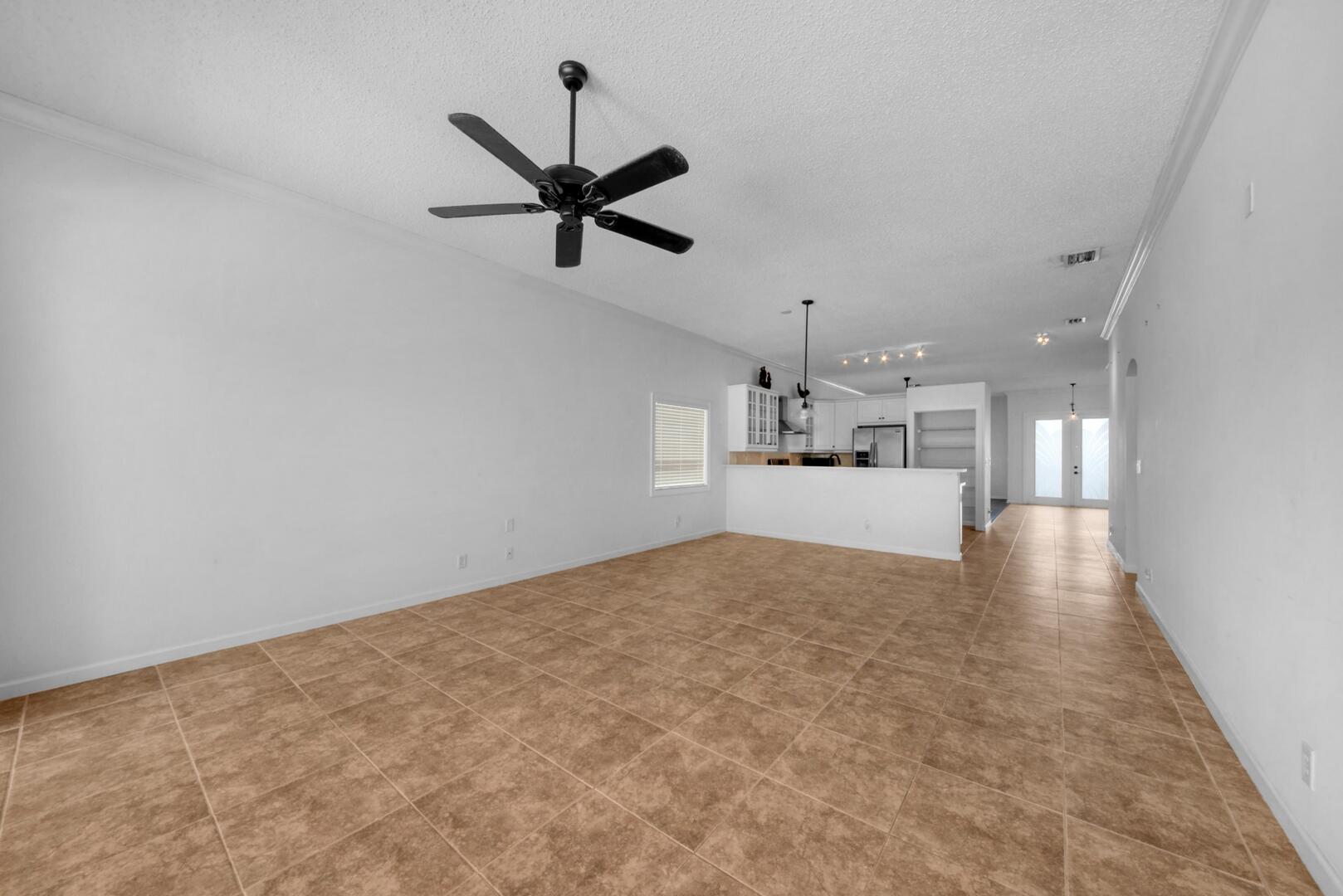 212 Kensington Way