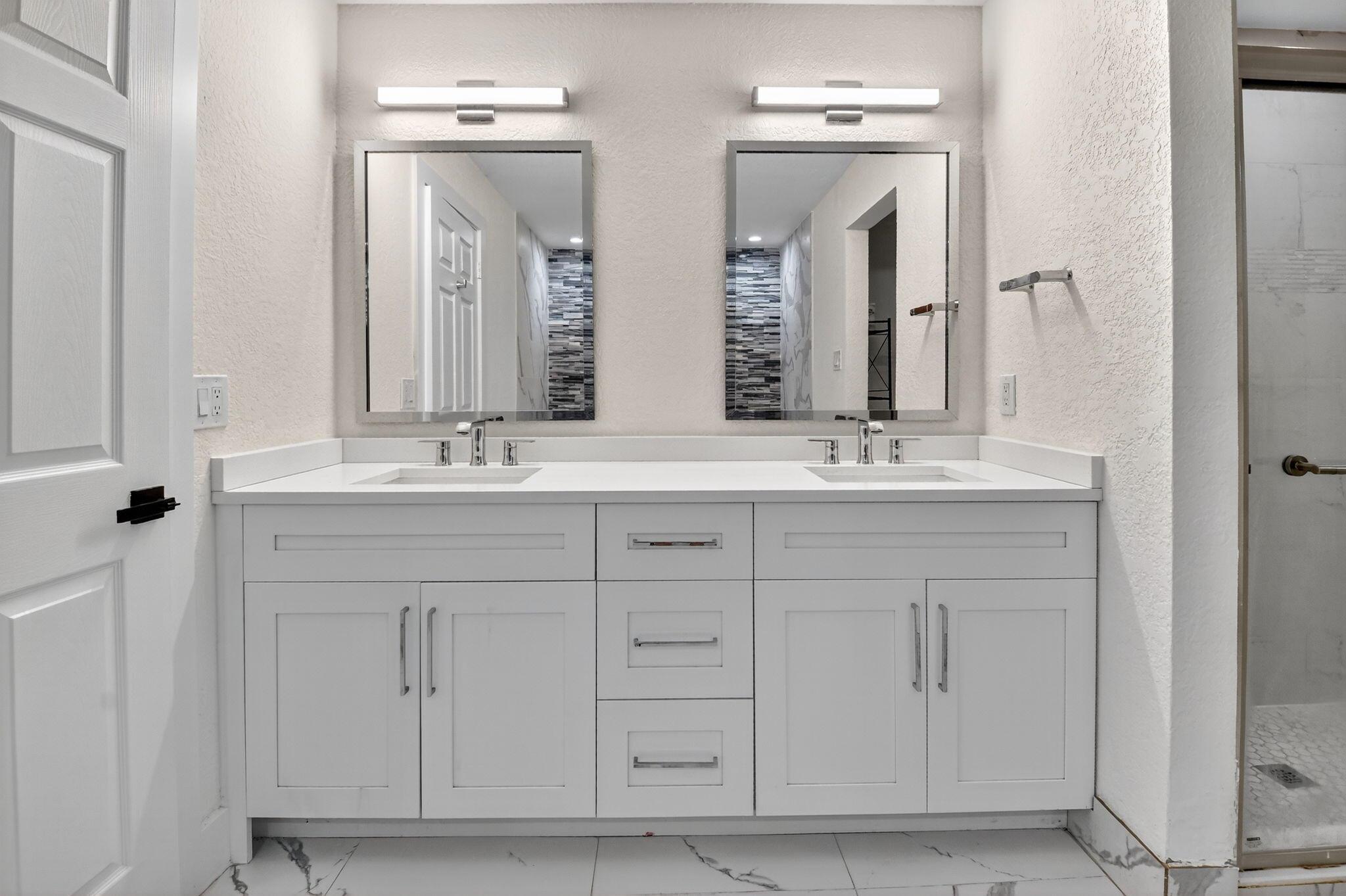 11086 Lakeaire Circle