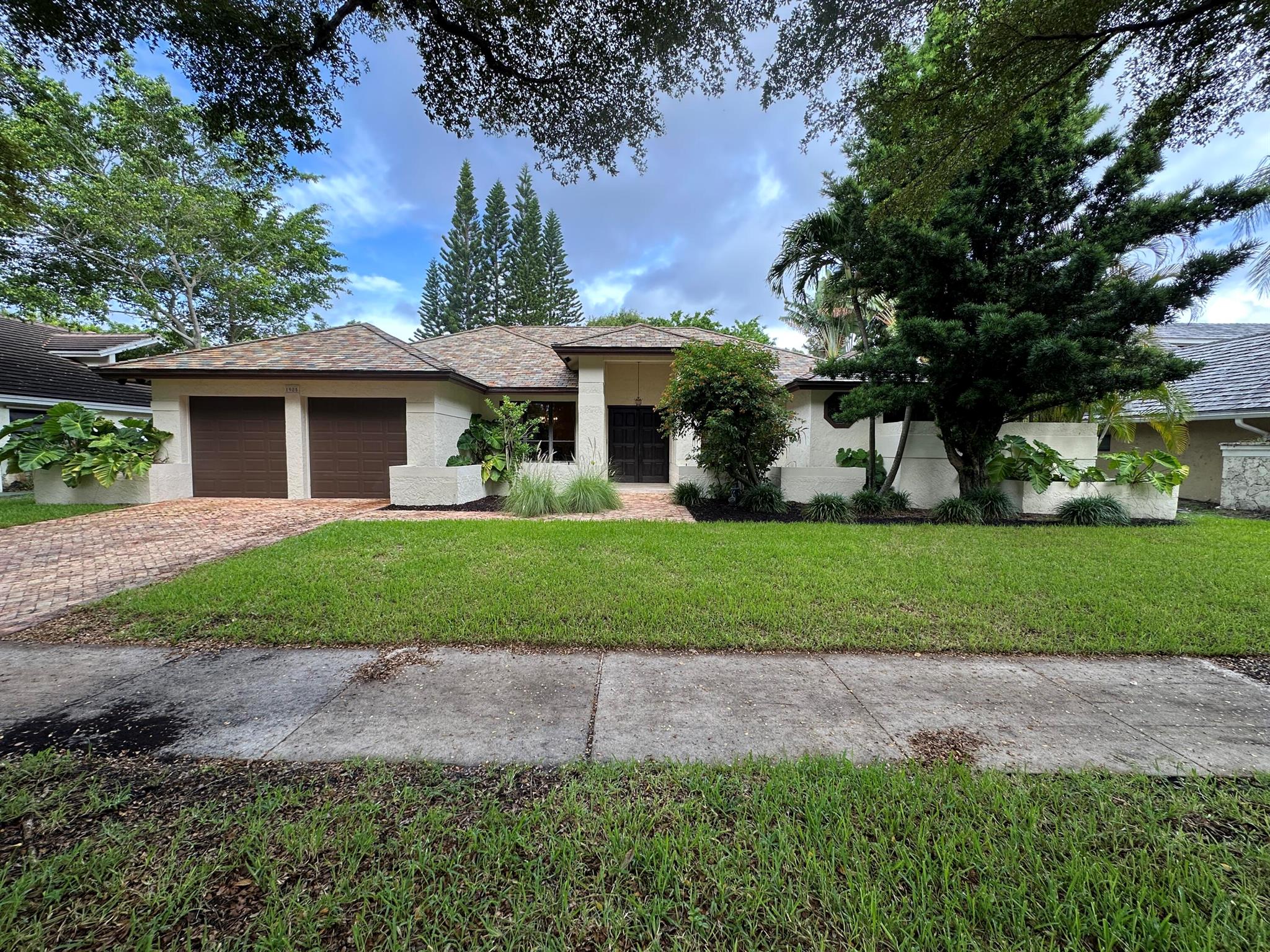 1985 Parkside Circle S