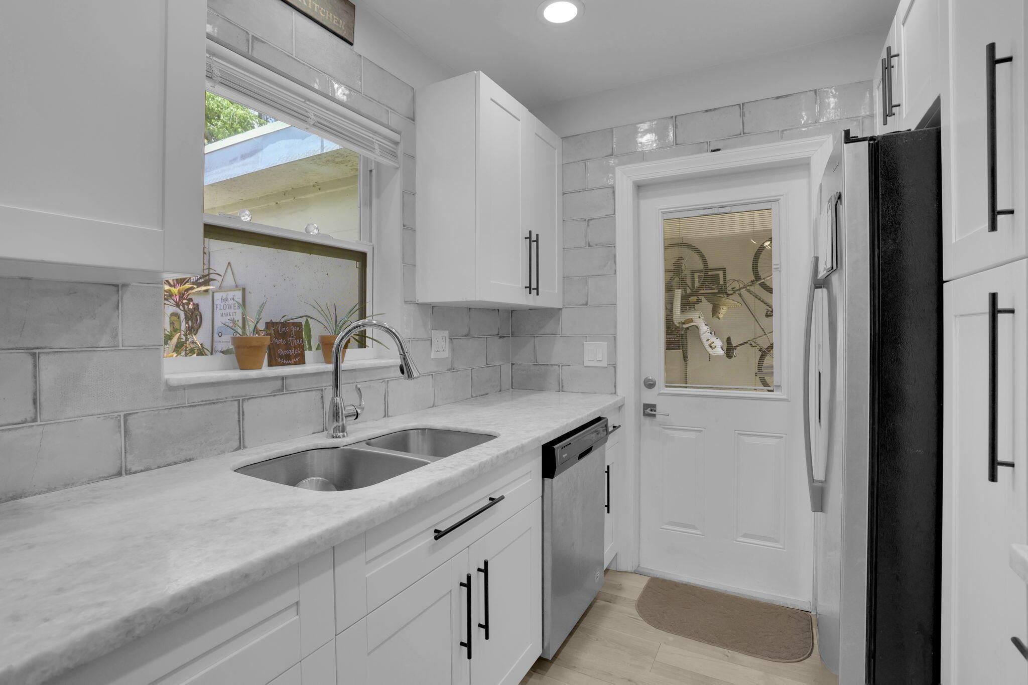 1707 High Ridge Road