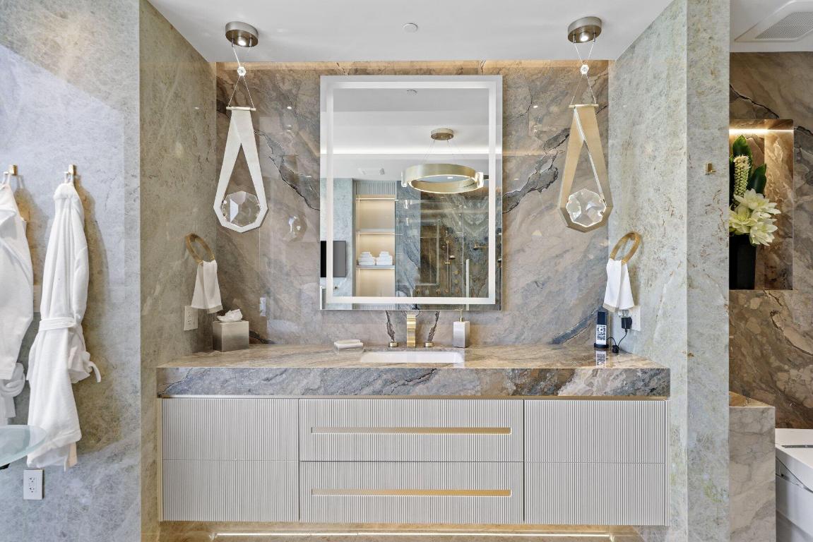 17749 Collins Avenue Ts 3901/3902