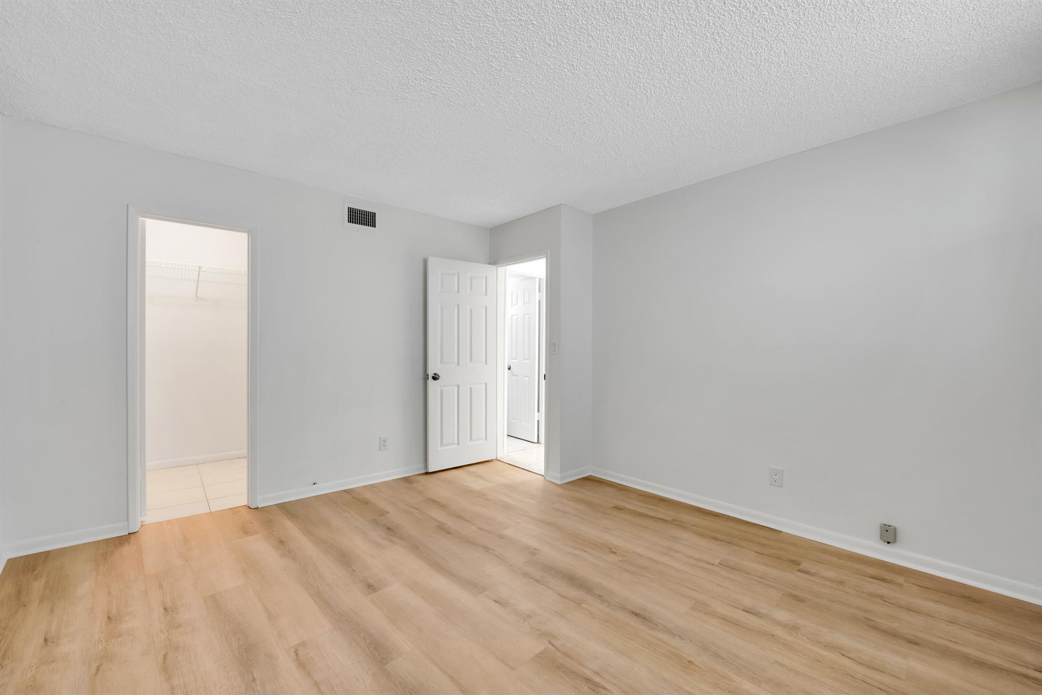 2731 NE 14th St Causeway 314