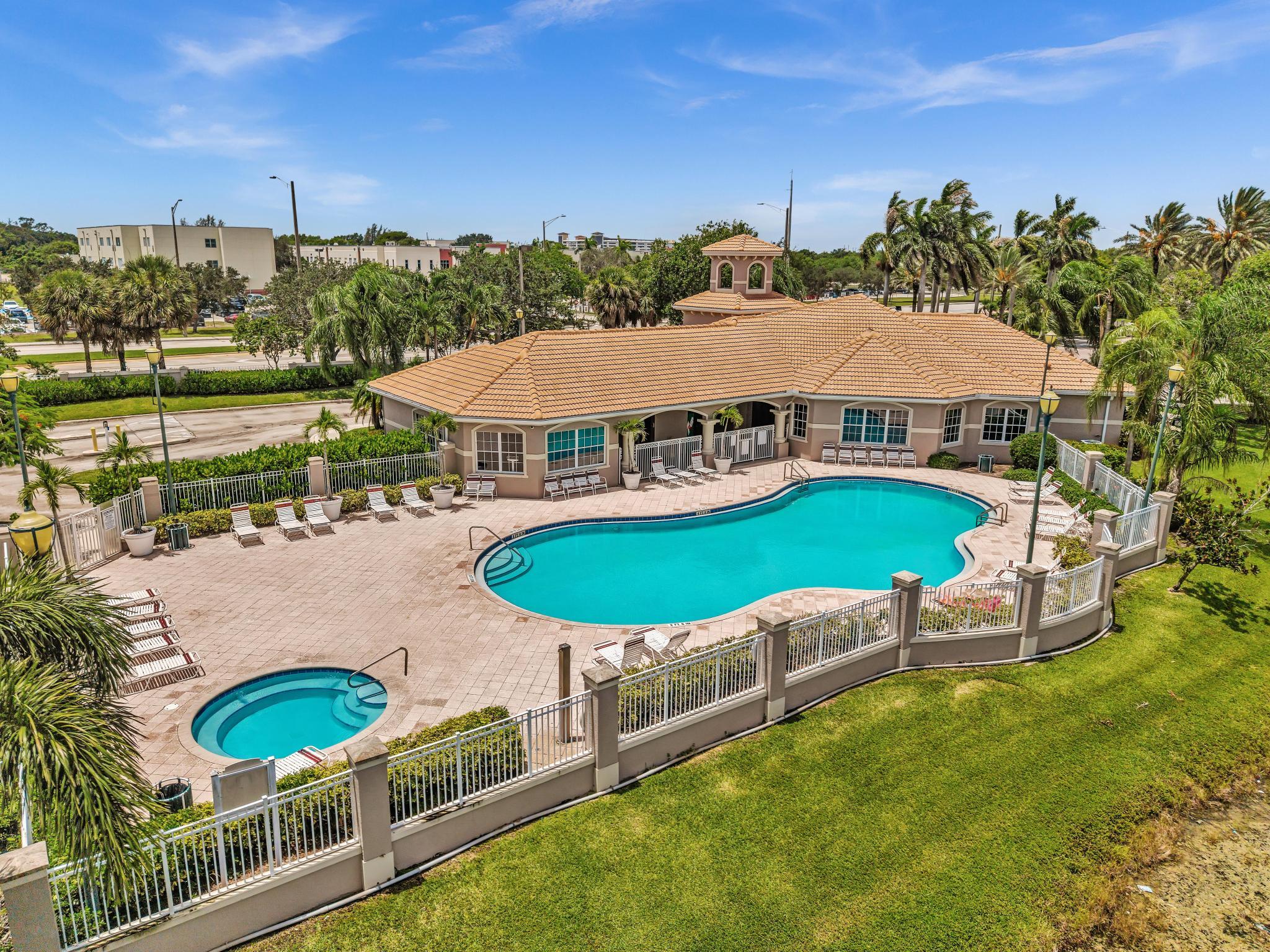 5011 Wiles Road 206