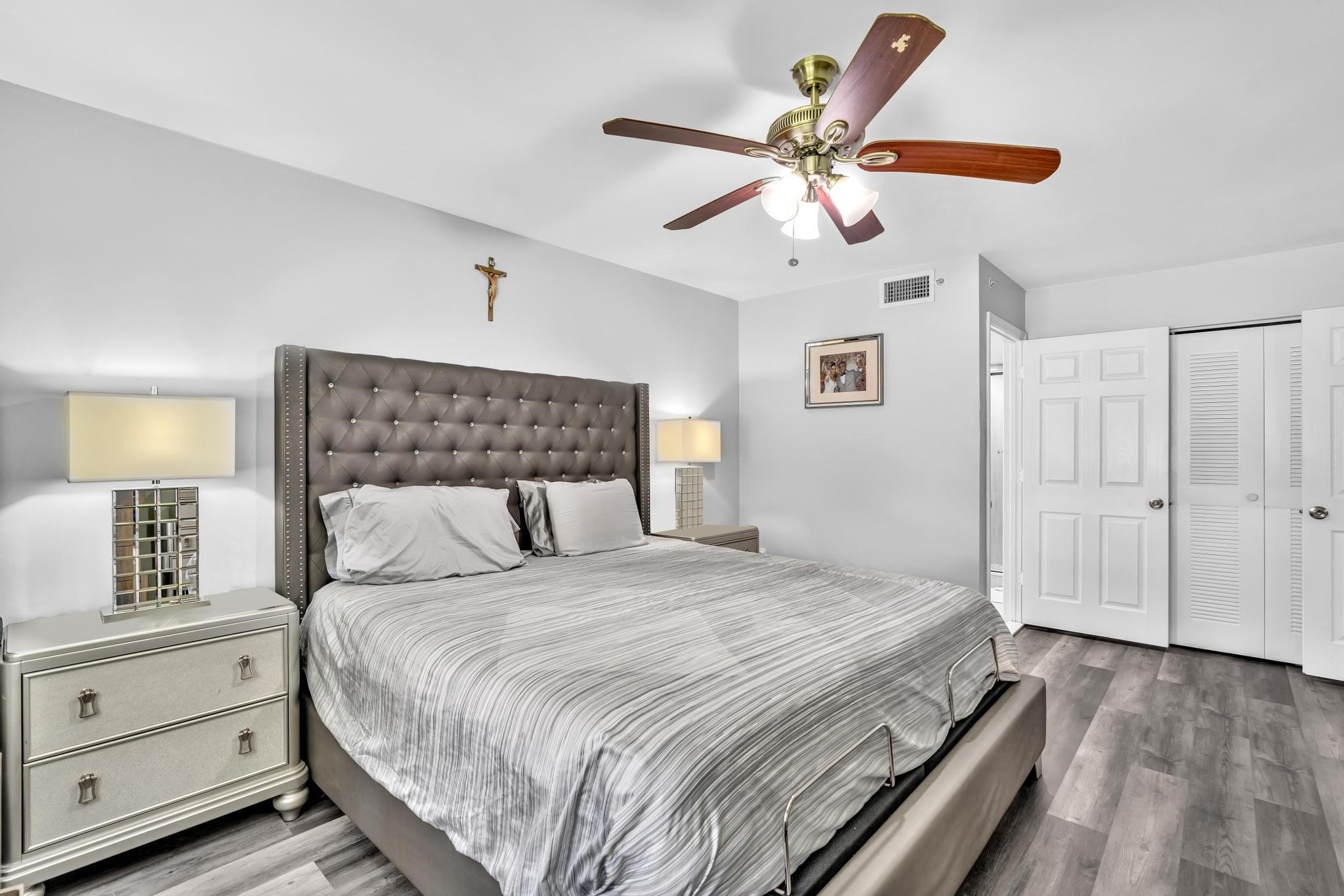 5011 Wiles Road 206