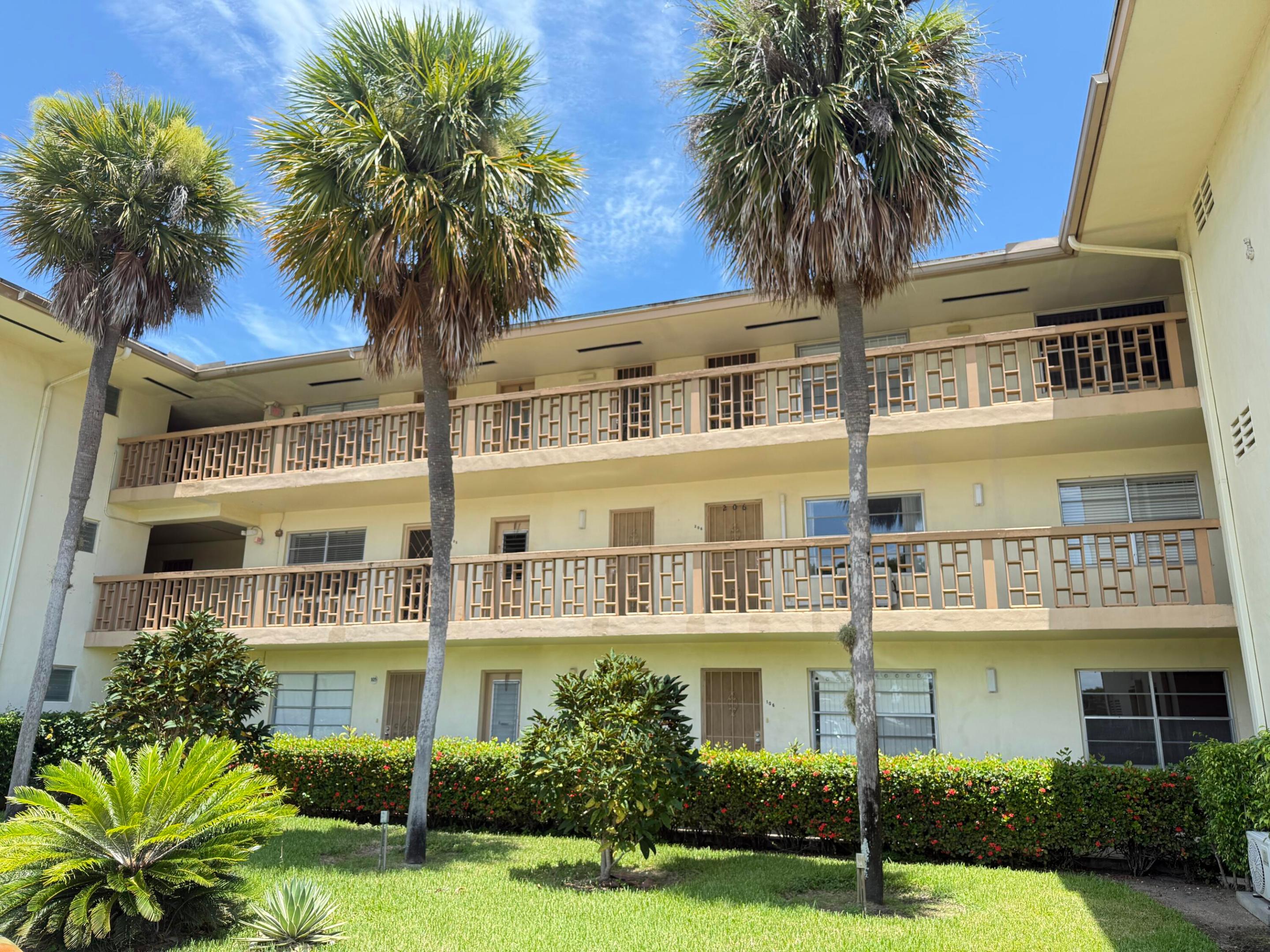 17001 NE 13th Avenue 205, Miami Unit: 205