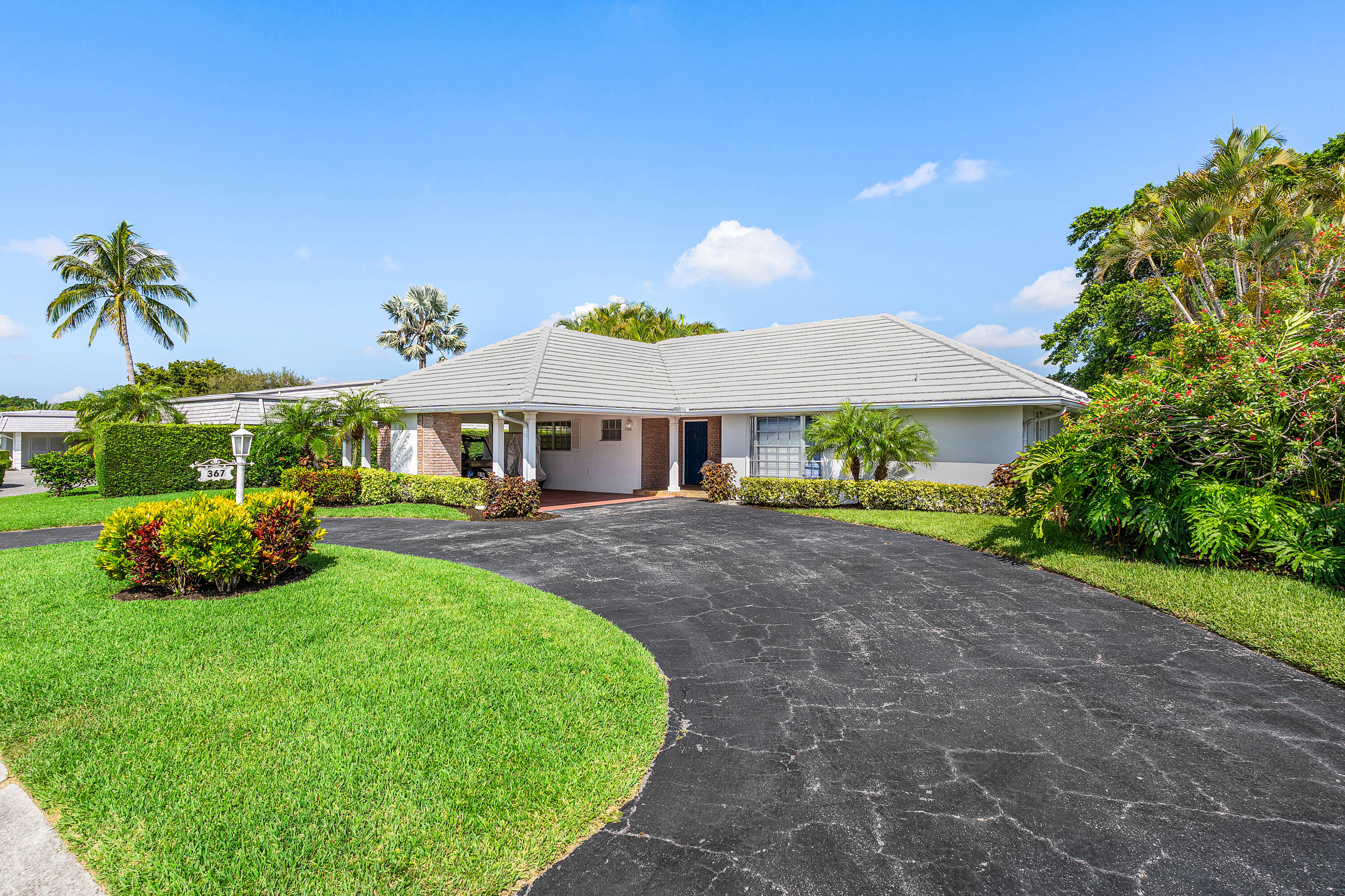 367 Villa Drive S