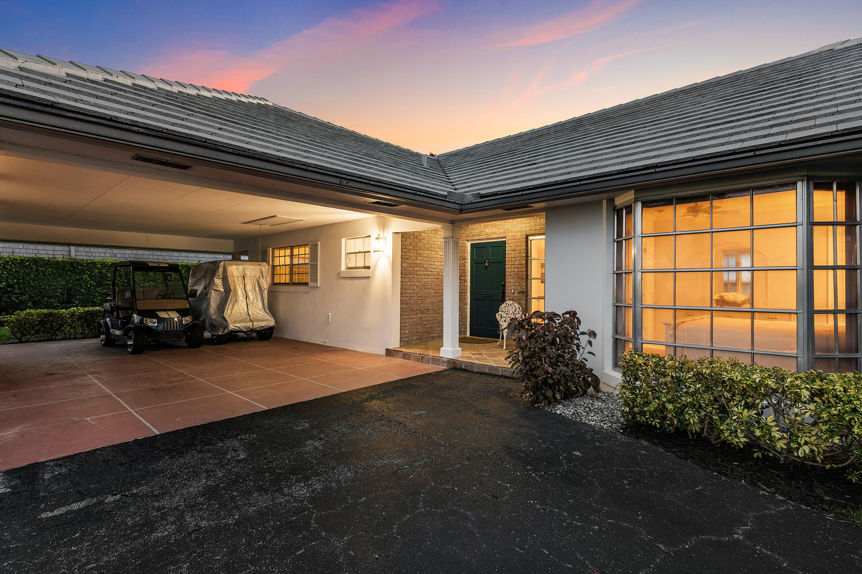 367 Villa Drive S