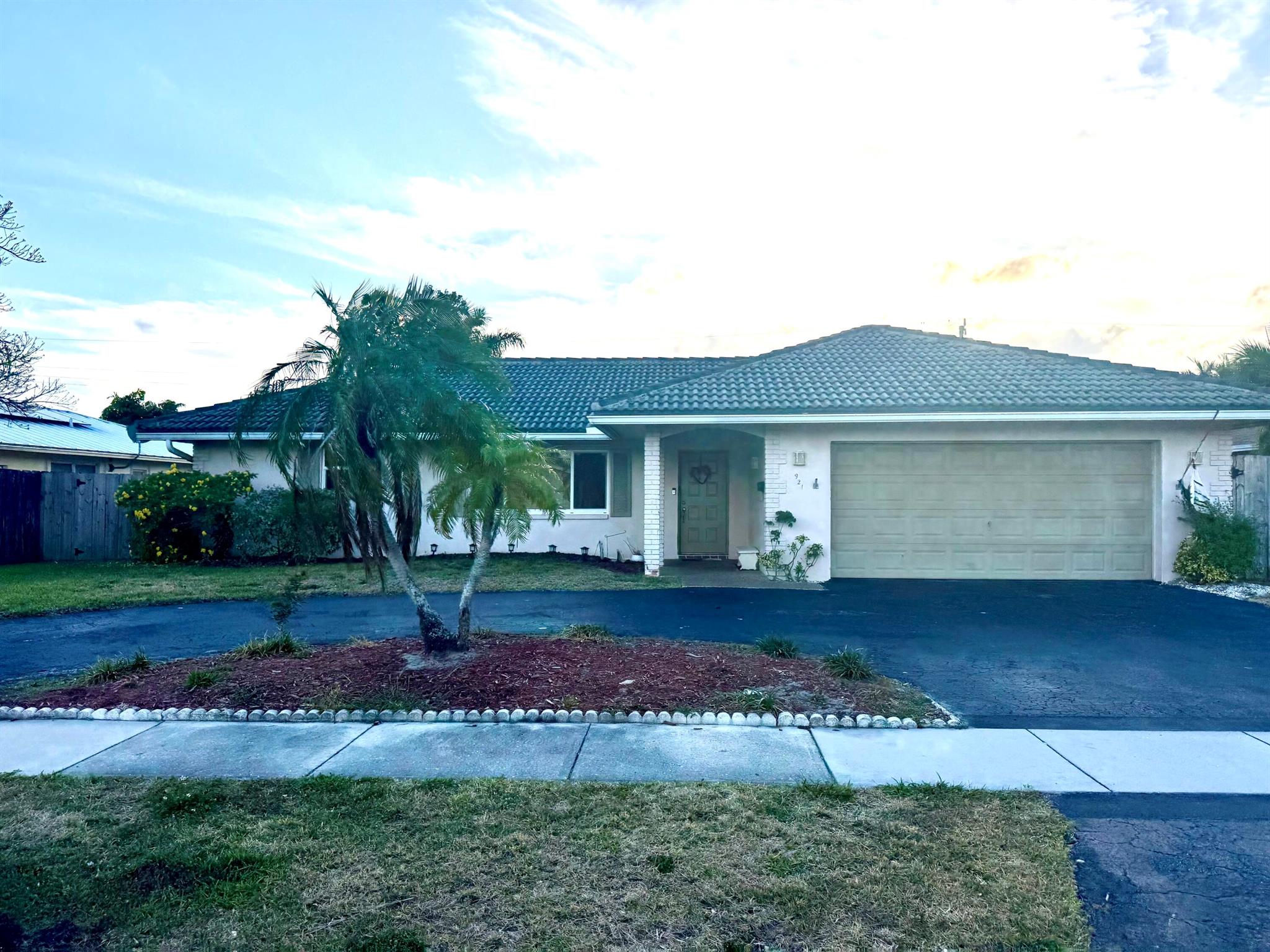 921 SW 11th Terrace