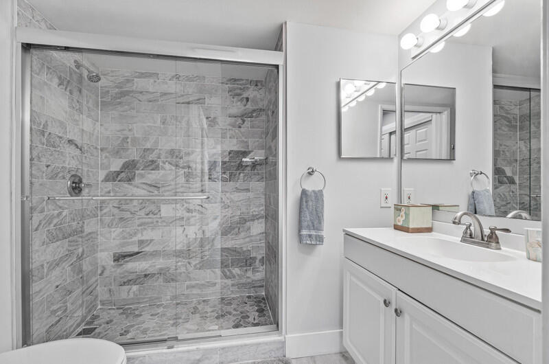 140 Yacht Club 107 Way 107