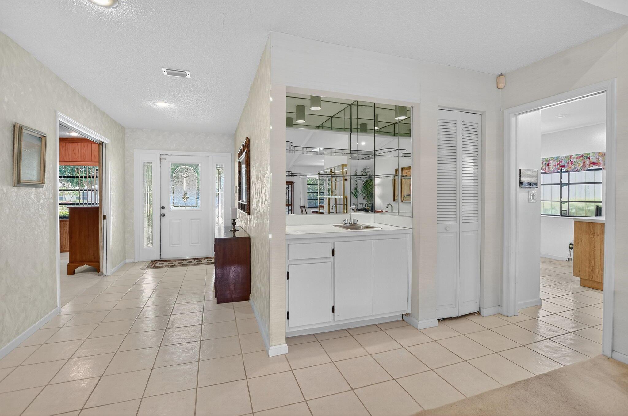 6581 Casabella Lane